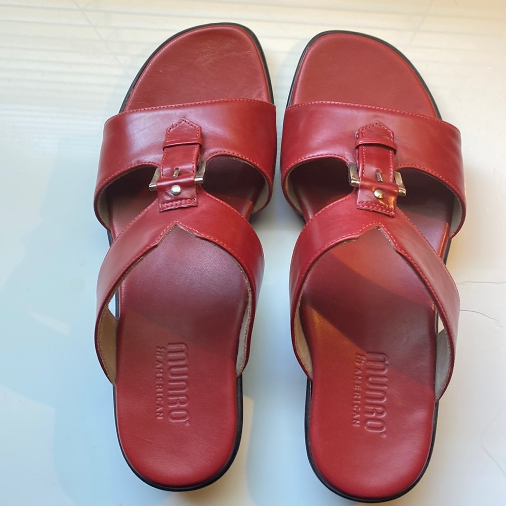 Munro Cute Red Leather Sandals - 6 1/2 W